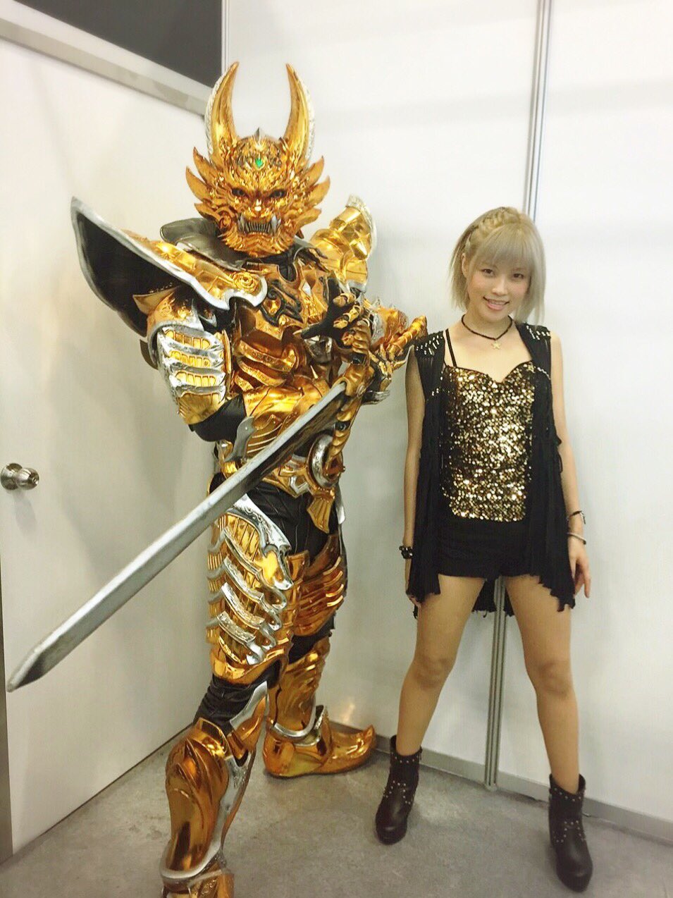 佐咲紗花 からの牙狼に守られてデレデレショット In台湾 Garo 牙狼 魔戒烈伝 T Co Zqnxfbrr8g Twitter