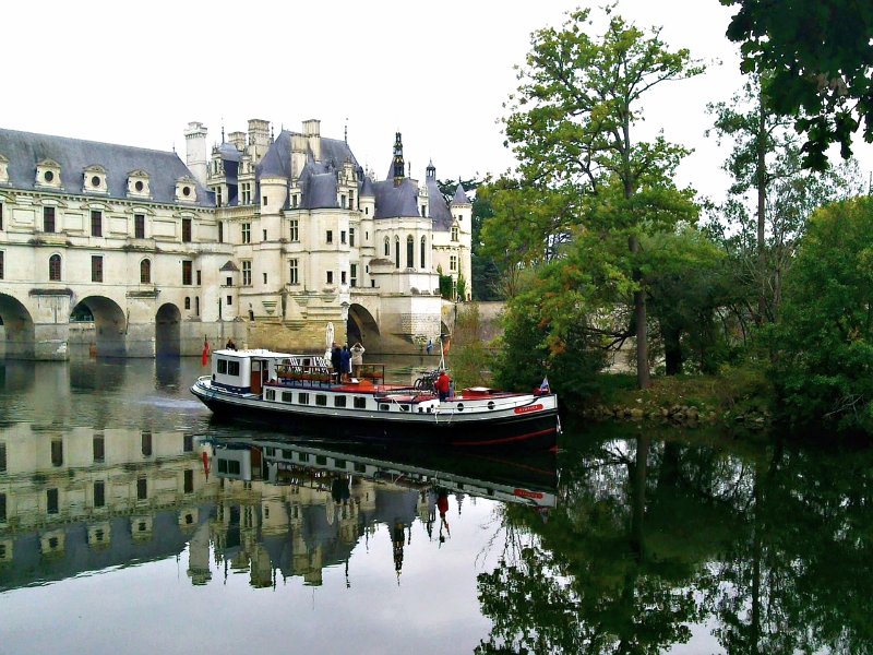 FCCVacations's tweet photo. It's a beautiful Friday and weekend ALL over the world! Enjoy!
#Vacation #hotelbarge #Fra 
https://t.co/ji55r6t5o1 https://t.co/xqn0IbTglC