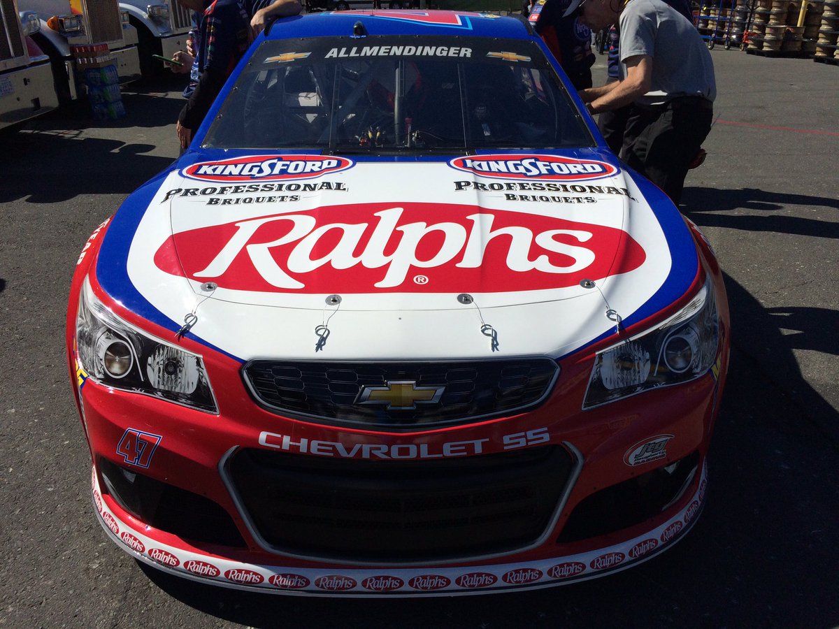 HYAKMotorsports's tweet photo. .@AJDinger racing w/ @RalphsGrocery and @Kingsford Professional Briquets decals this weekend. In car camera as well! https://t.co/03SfDXaPeg
