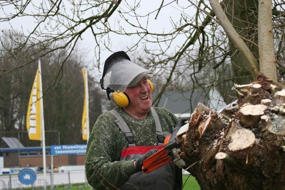 asvarkel's tweet photo. In memoriam Gert Bor. Een veelzijdige kracht van onderhoudsploeg  ASV #Arkel . . .  ‘Gertje’ https://t.co/kPYFP7xr9g https://t.co/IPhDE7028l