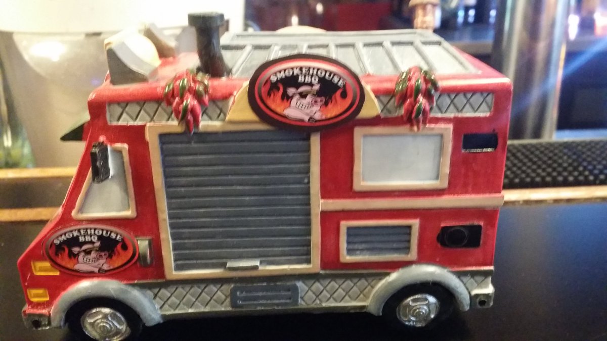 Stuffedgourmet's tweet photo. We are open for lunch 107st south of Jasper,  BBQ comet you some ! https://t.co/nmCrJPS5ce