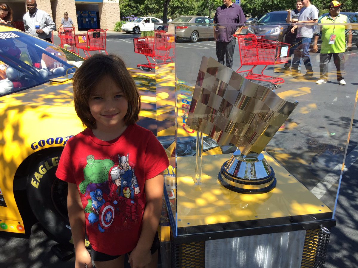 LindiB_NASCAR's tweet photo. #NASCARHeat #NASCAR #NASCAR2016 Any1 have free tix for Sun? Couldn't afford this year so thought I'd try! https://t.co/4iog7U9jGy