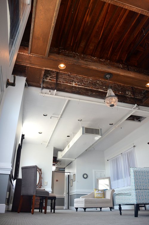 MarketHall1914's tweet photo. Check out the gorgeous Loft at Market Hall! With 45 person capacity, it's a great option for smaller events! https://t.co/PbUgztWAYh