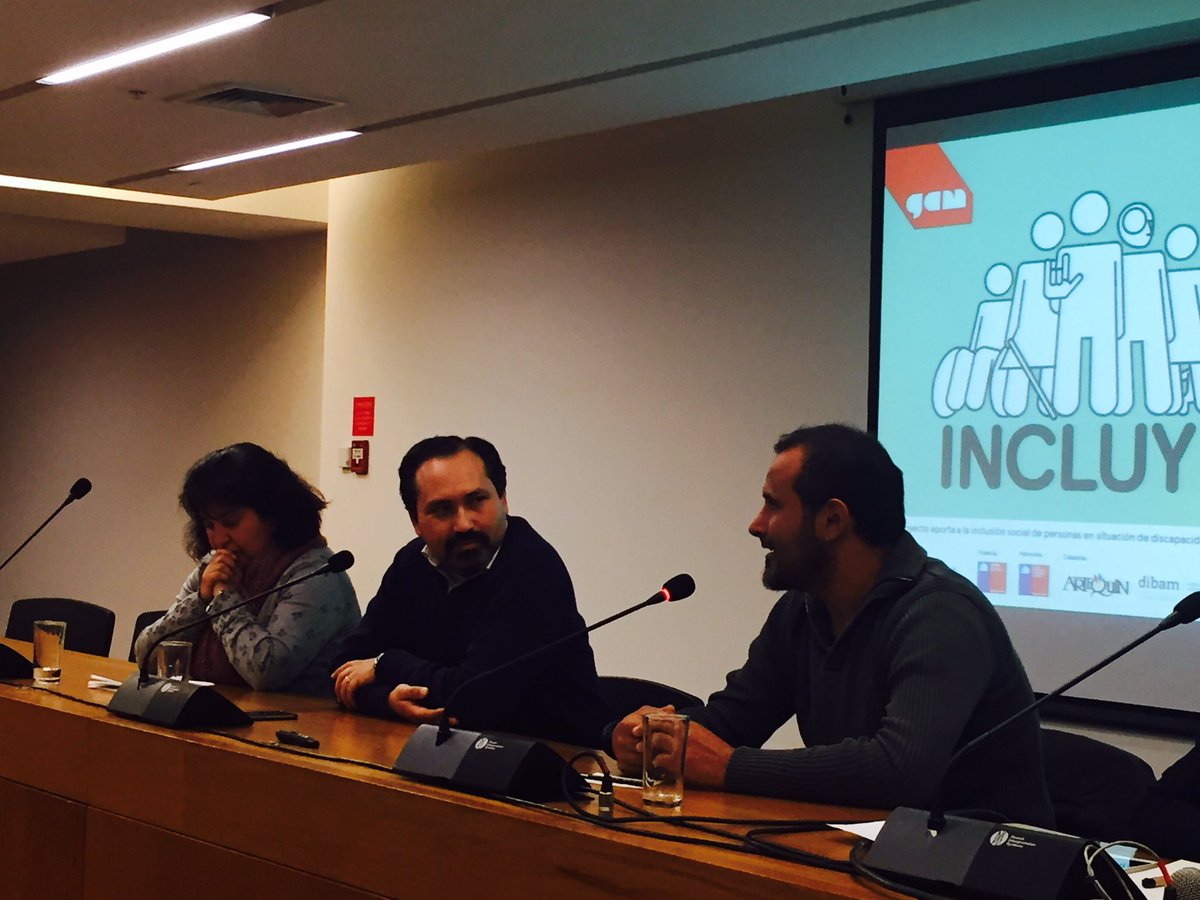 centroGAM's tweet photo. "Lo vemos extremo porque no convivimos. Eso hay que romper", dice Raúl de la Morena sobre @yes_wefuck #Incluye2016 https://t.co/DqZVf5iPSi