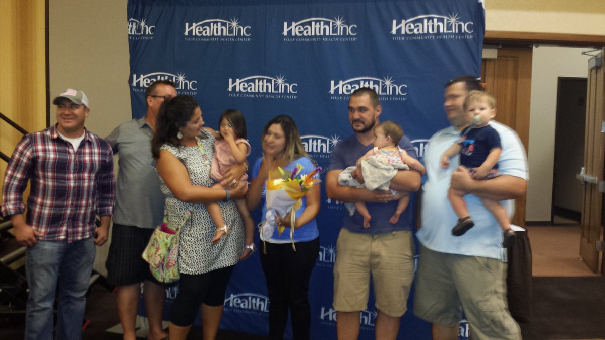 MariEV829's tweet photo. HealthLinc hero - Sabrina Miller and her family. You're a life saver. #healthlincconference https://t.co/FmysraChJR