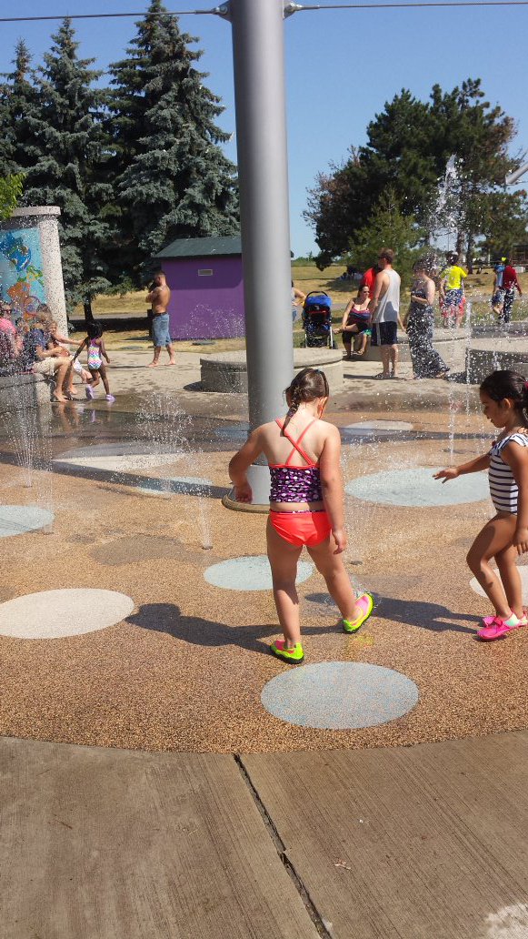BrebeufFDK101's tweet photo. Splash pad!! https://t.co/sgVXawYjiI