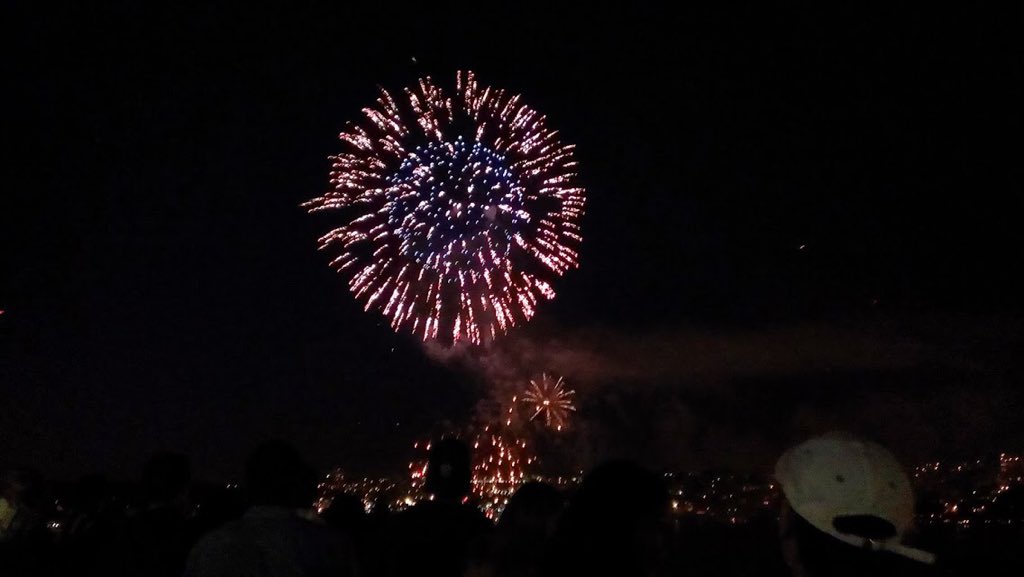 GalivanTheGlobe's tweet photo. @Orbitz A4: from the rooftop of my apartment on Lake Union, Seattle #AskOrbitz https://t.co/gpyk8KO3M5
