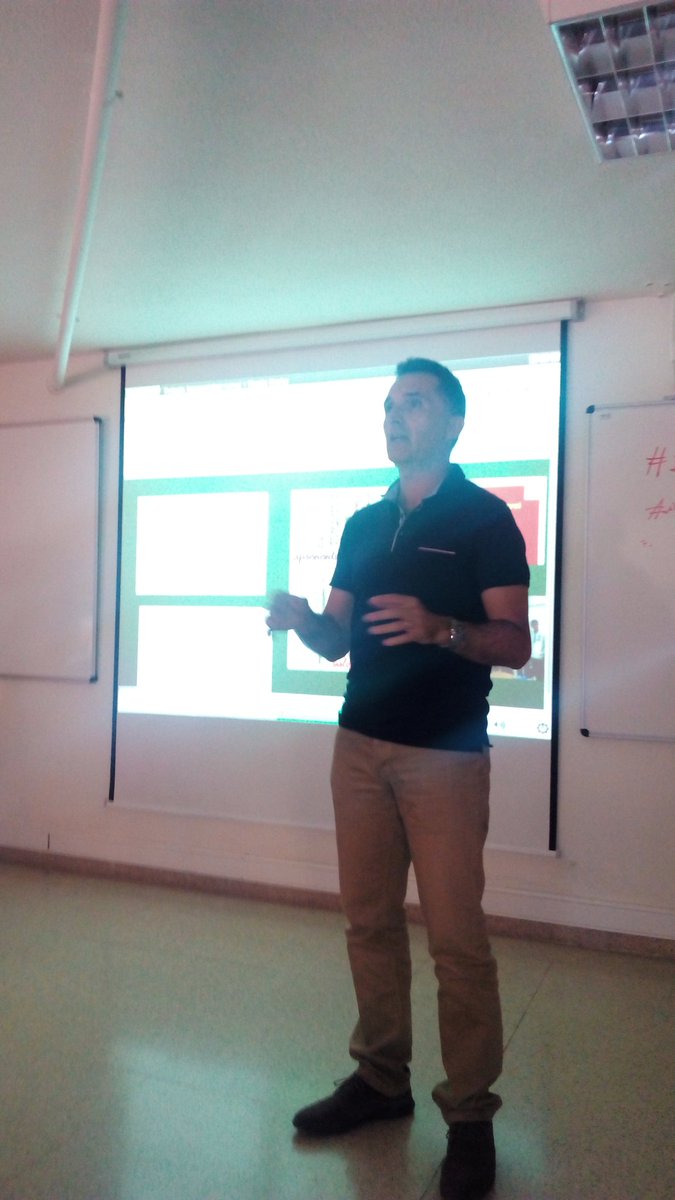 romancarceller's tweet photo. José Vicente Rebollar anima a interactuar con la sociedad usando aprendizaje servicio #informaTICamp #InformaTICaCs https://t.co/8asEy50UQX