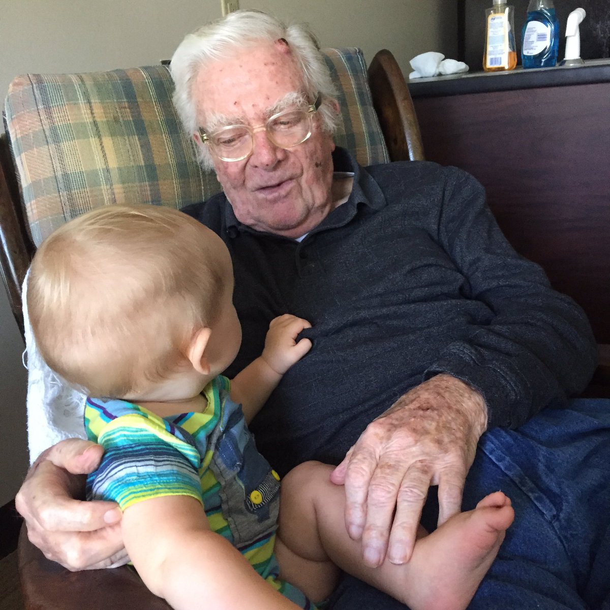MarketingCGC's tweet photo. New social media tradition at @CGatConway, #familyfridays! Showing lots of generational love today! #frontierculture https://t.co/6PKc9SYJwC