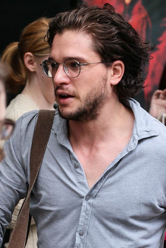 GoT_Cast's tweet photo. Kit Harington in London. (23 June, 2016) https://t.co/ggwp0uZCvJ