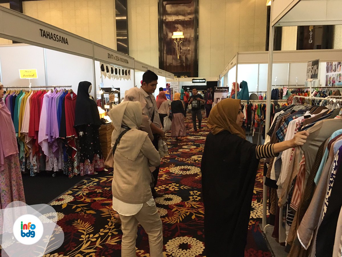 infobdg's tweet photo. Beli baju lebaran? Ke #RFM2016 by @aluxs_info aja! Ada 150 brand lokal yg bisa dipilih. Di @TSMbandung s/d 26Juni https://t.co/XKFHw8JOhA