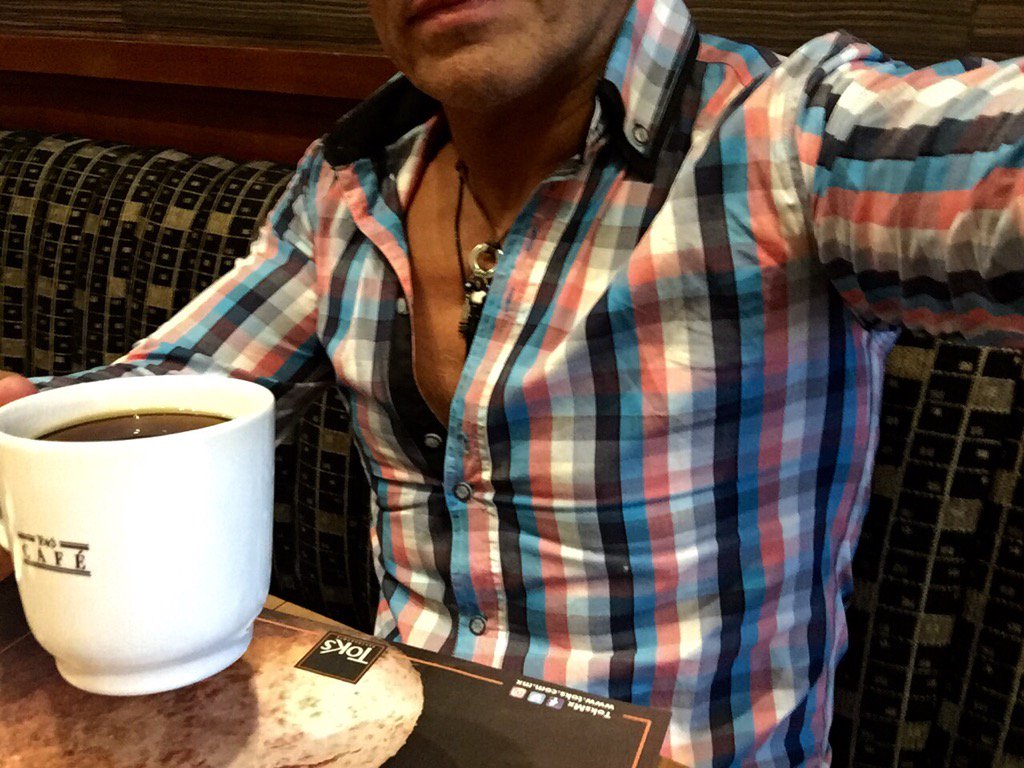 WagnerJrOficial's tweet photo. WAGNERMANIACOS... Listo ☕️COFFE TIME para despertar para mí es de madrugada 😴 jajajaj BIEN BIEN BIEN !! https://t.co/1jveyK9tBg