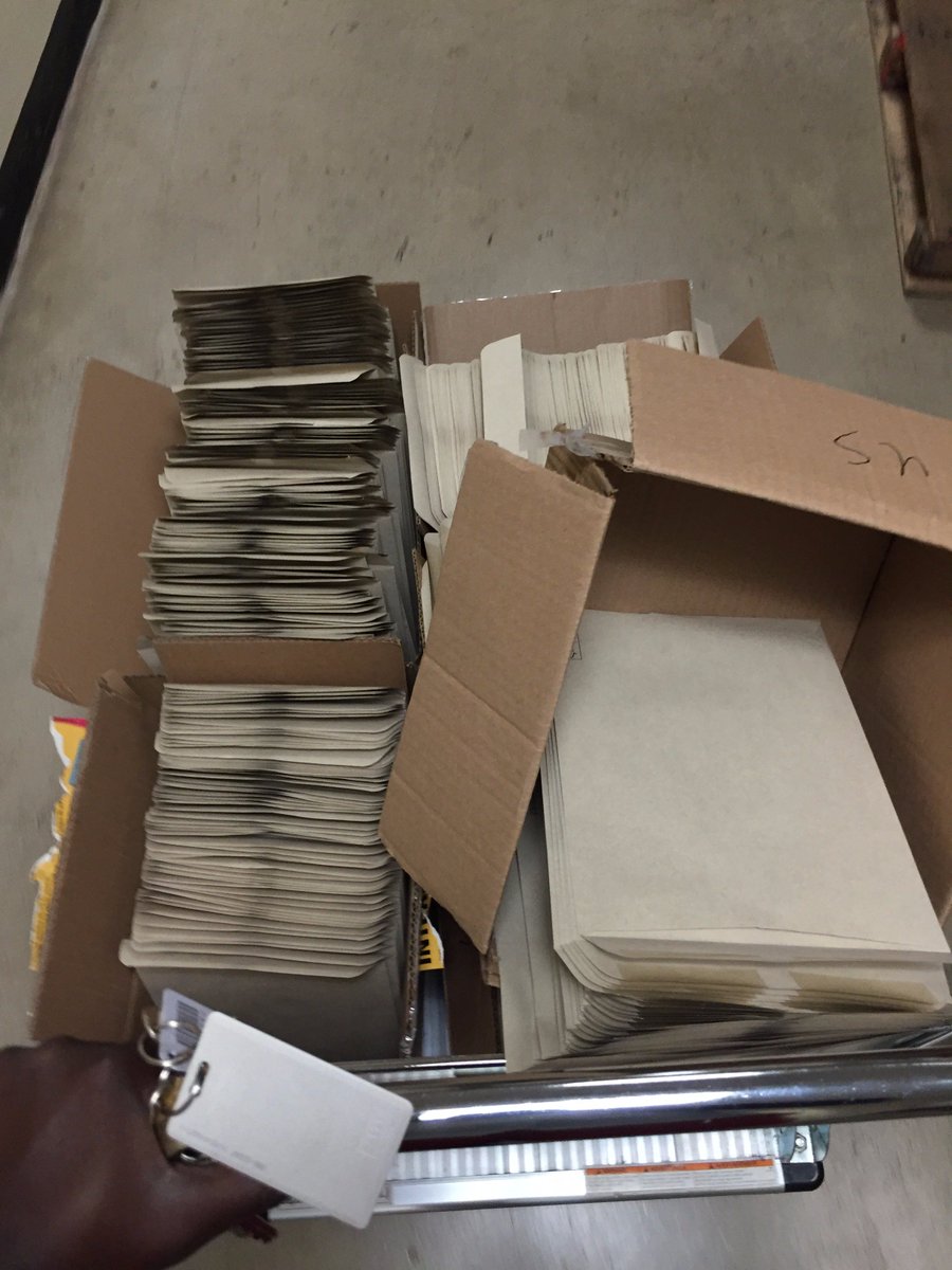 UofG_OIA's tweet photo. New international students, check your mailboxes in the next couple of weeks! Got some packages coming your way! https://t.co/a8cEuC8UUS