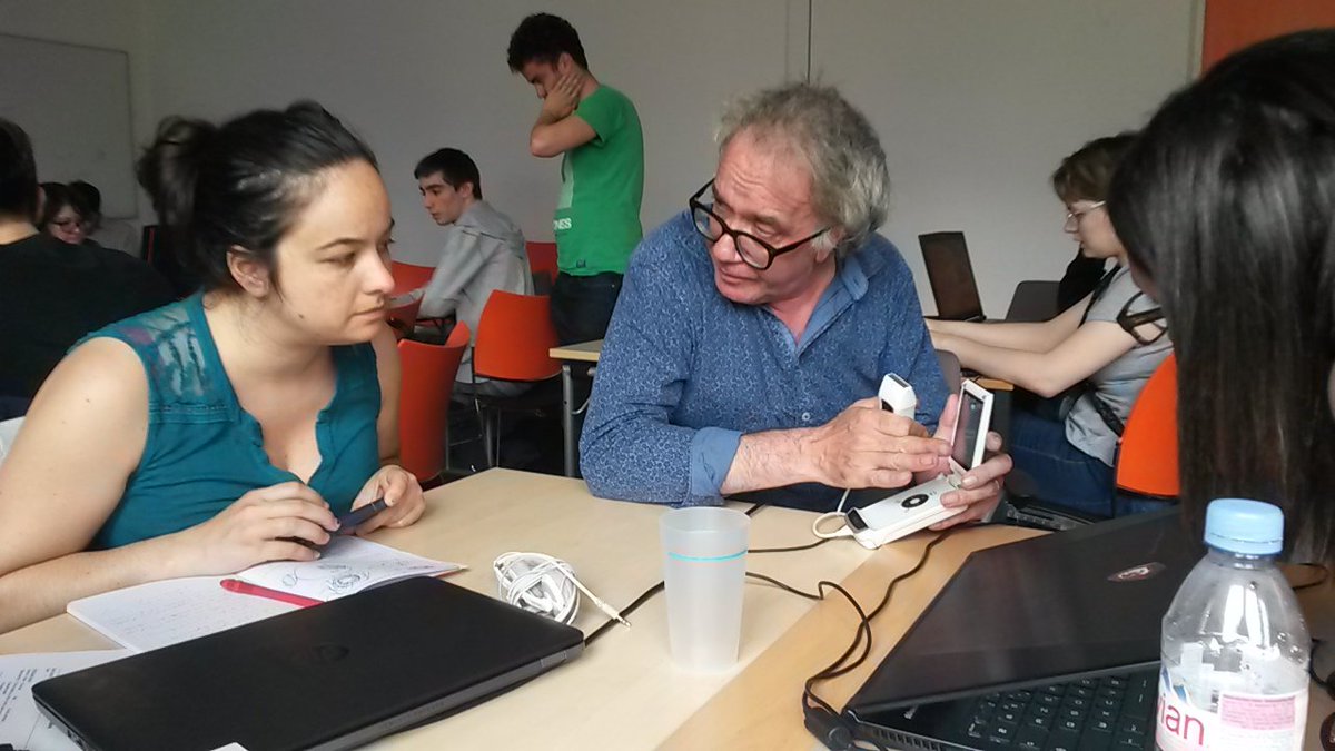 CRIGLaSS's tweet photo. Brainstorm ongoing! #DITscience #biodesign #mecathon #GLASS2016 https://t.co/h3wdeAQBag
