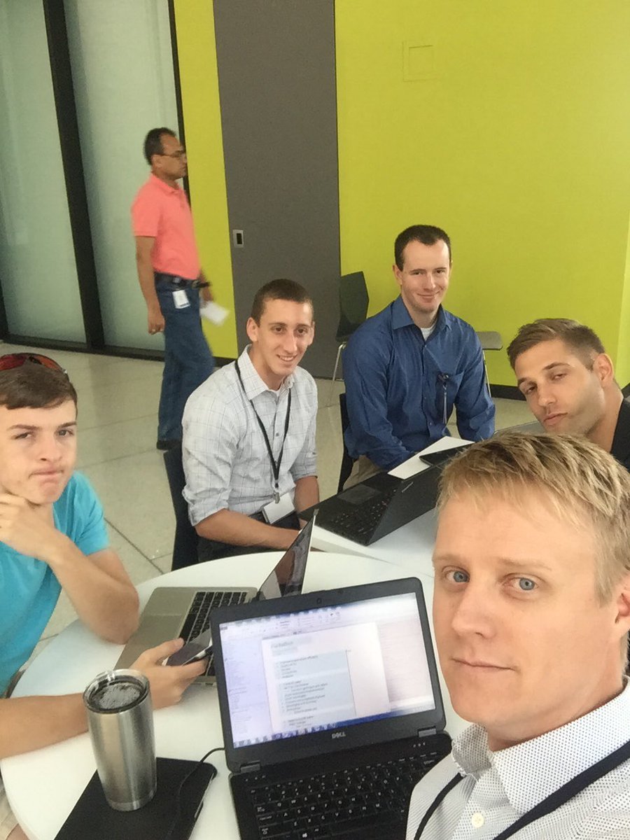 MattKirchner4's tweet photo. Meet the Jetsons, your soon-to-be #BVHack winners. @BVSII @Black_Veatch https://t.co/ZxIchY6ixf