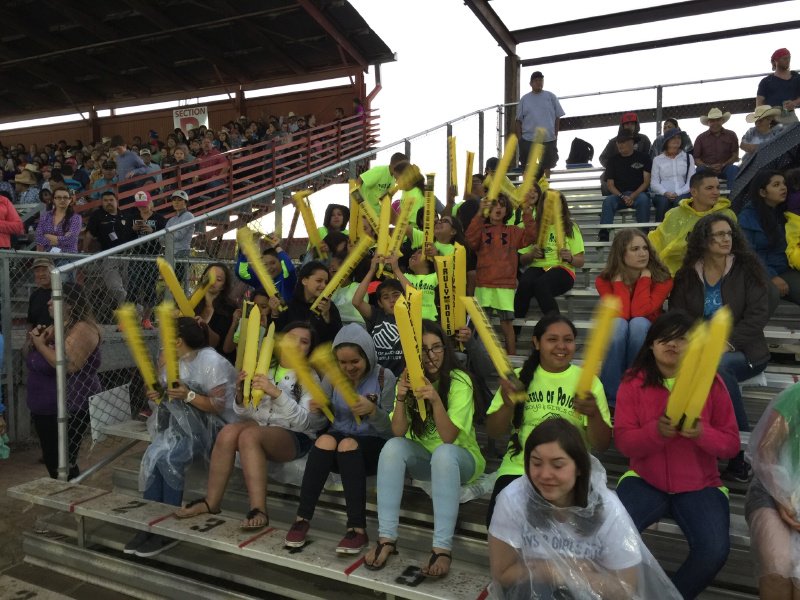 TRULY great Day 2 at <a href="/RodeoDeSantaFe/">Rodeo De Santa Fe</a> included thanking <a href="/santafepolice/">Santa Fe PD</a> for all they do &amp; thundersticks for the kids