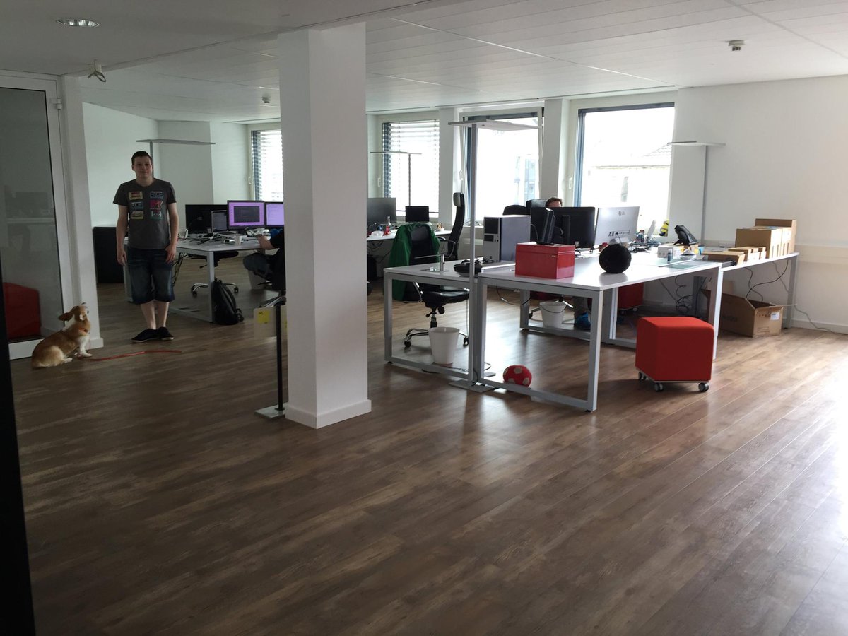 Wir sind umgezogen! Schön hier! Kommt uns ab sofort gerne am Wehrhahn 50 in Düsseldorf besuchen! :)