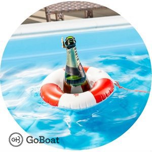 GoBoatNL's tweet photo. Man overboord!! #champagne https://t.co/yQsVCvWv4Q