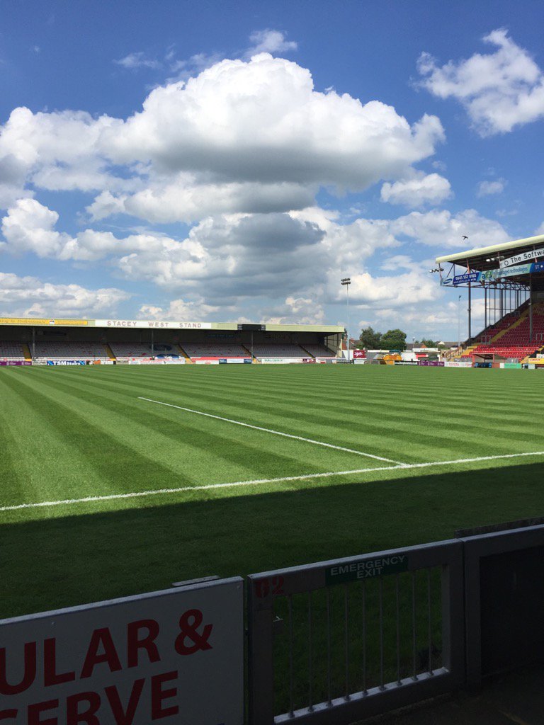 mishimp's tweet photo. 5 weeks from Koro and after her first 4 cylinder cuts @LincolnCity_FC @premierturfing @BarenbrugUK Steady progress https://t.co/9KZ51g5Qqt