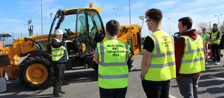 Hivisnet's tweet image. #Contractors have been encouraged to report #healthandsafety incidents, by #SCOSS: ow.ly/lcr4301hWhB