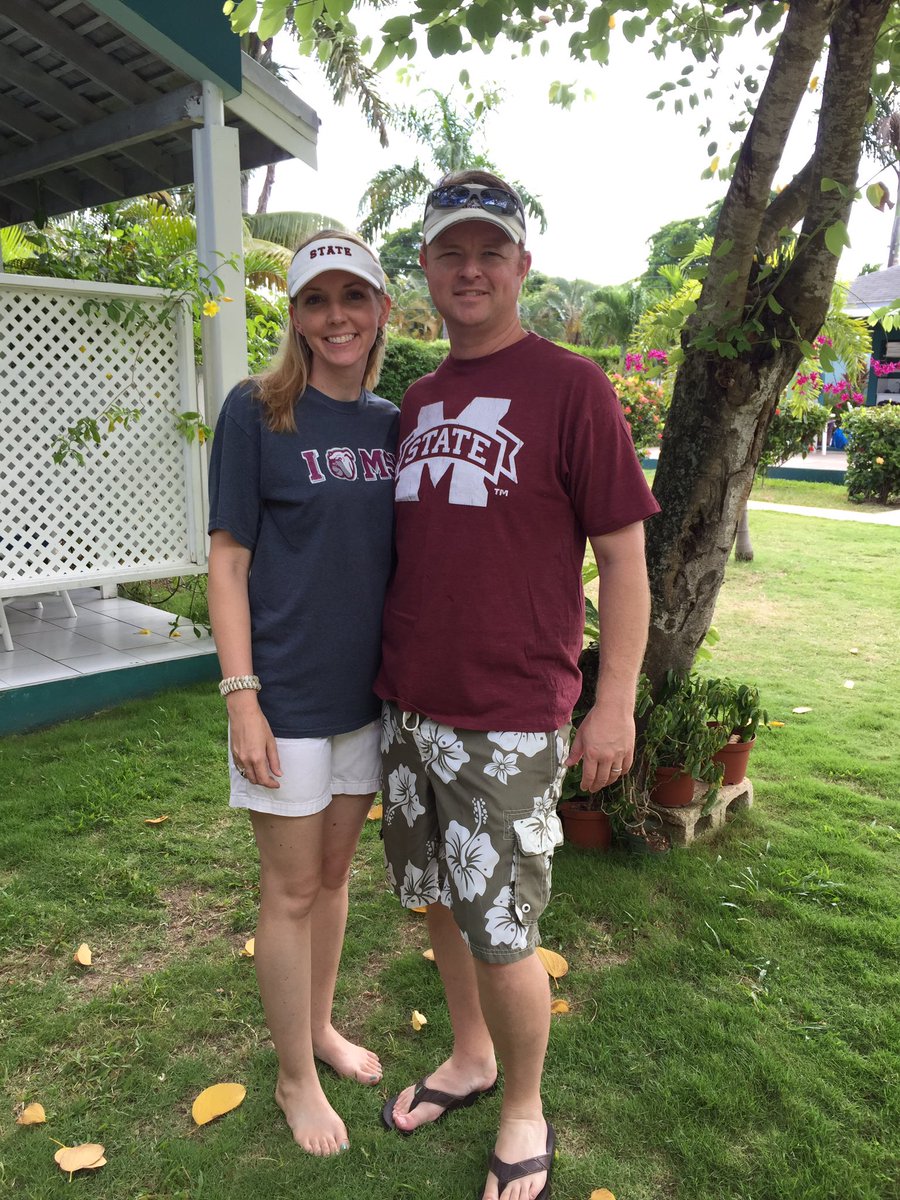 JeffWitt1's tweet photo. Happy Maroon Friday from Ocho Rios, Jamaica @CoachDanMullen @stricklinMSU @Ben_Howland https://t.co/Dq42qZJAQ3