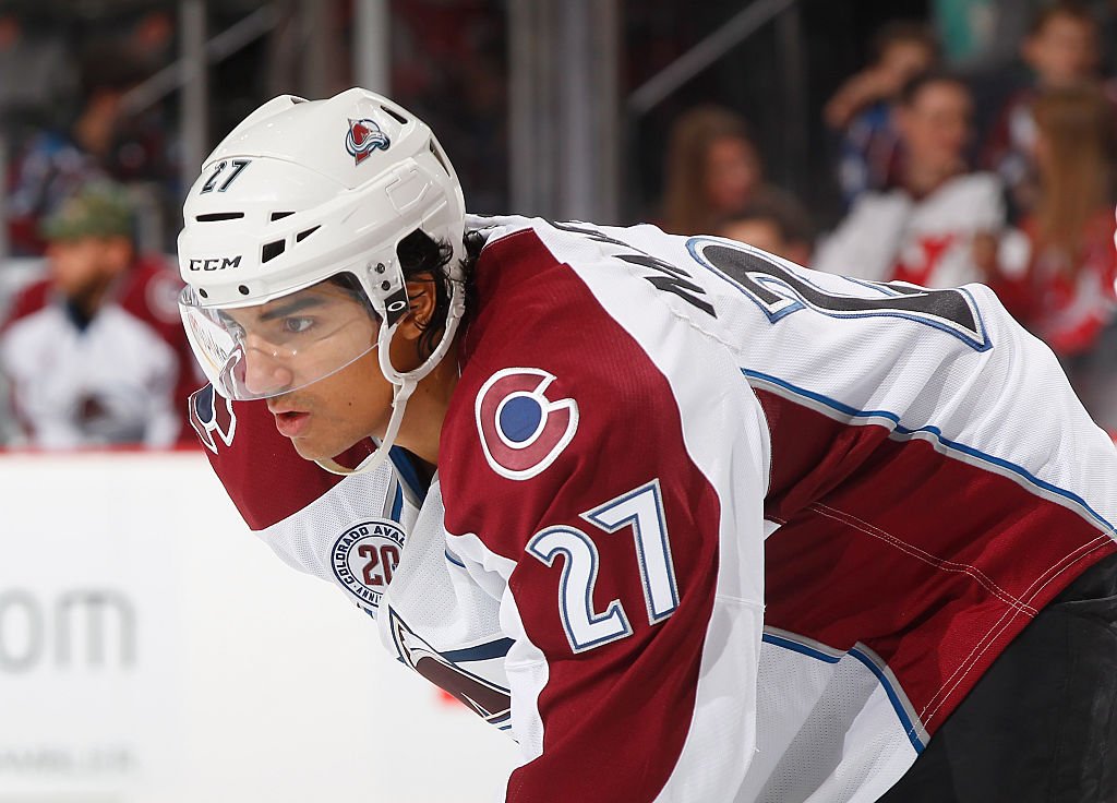 BREAKING: The #Avs have re-signed Norwegian forward <a href="/andreasmartin90/">Andreas Martinsen</a>.

MORE: bit.ly/28XK0v5