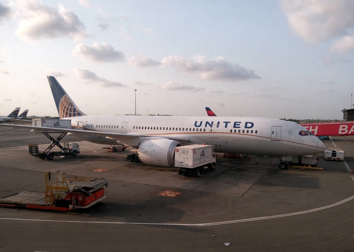 LOSairport's tweet photo. Counting down🕞 @united @iah #IAH #Lagos LOS Final Flight: Share your photos and stories with #UALagos 📷@redbunny64 https://t.co/HSkEk3e3ik