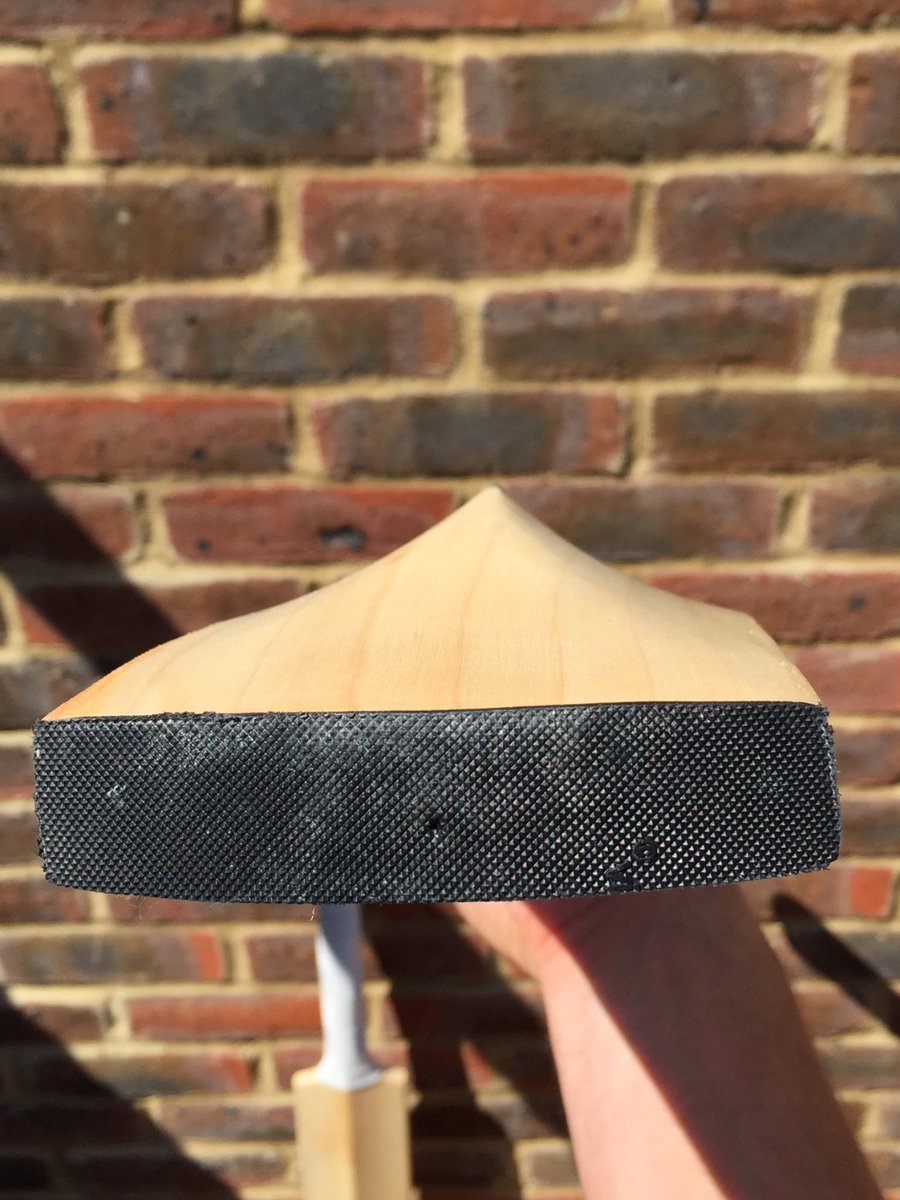 AStarCricketUK's tweet photo. We are made up with the quality of the blades in our junior range #astarcricket #excite https://t.co/4qoxOC7Tn5