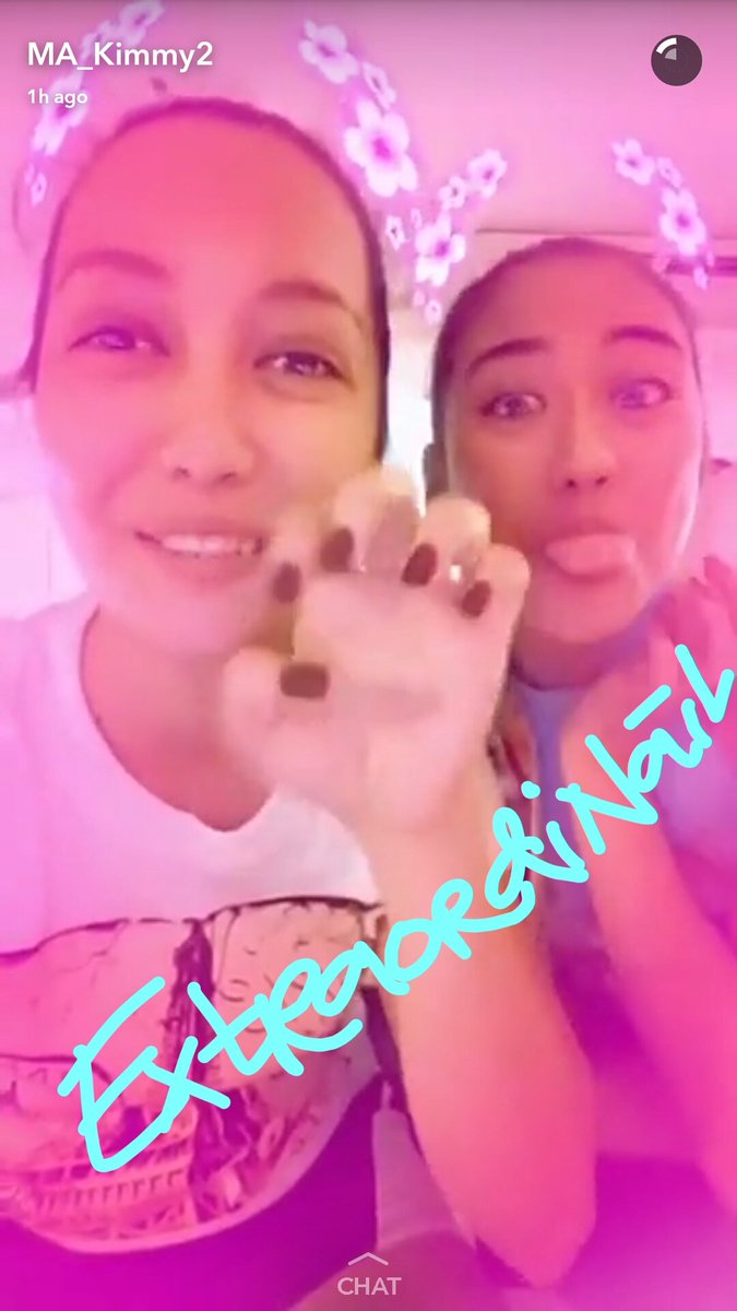 itzMeKaycee0711's tweet photo. It's a girl thing!! 💅💅 Extraordinary gals bonding at Extraordinail 👭 #glamnails @kimashertotzz @itsMorissette https://t.co/jjG4bFoELp