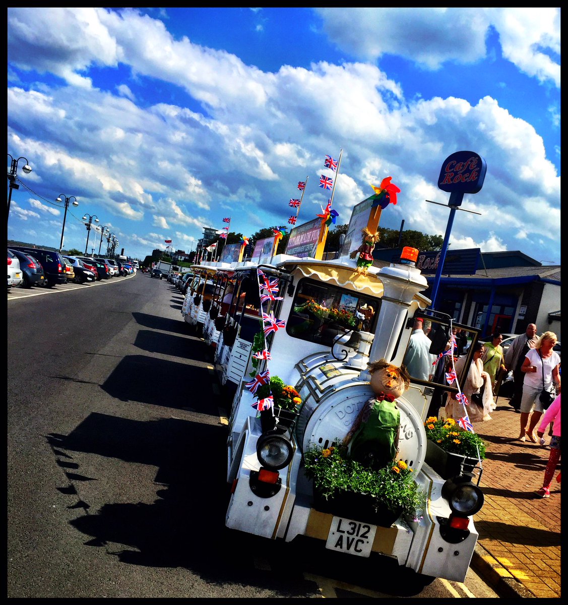 Simonlusii's tweet photo. All aboard! Crowds arriving to support @ArmedForcesDay @RoyalNavy @BritishArmy @RoyalAirForce @bfbs #Cleethorpes https://t.co/coA43acHJU