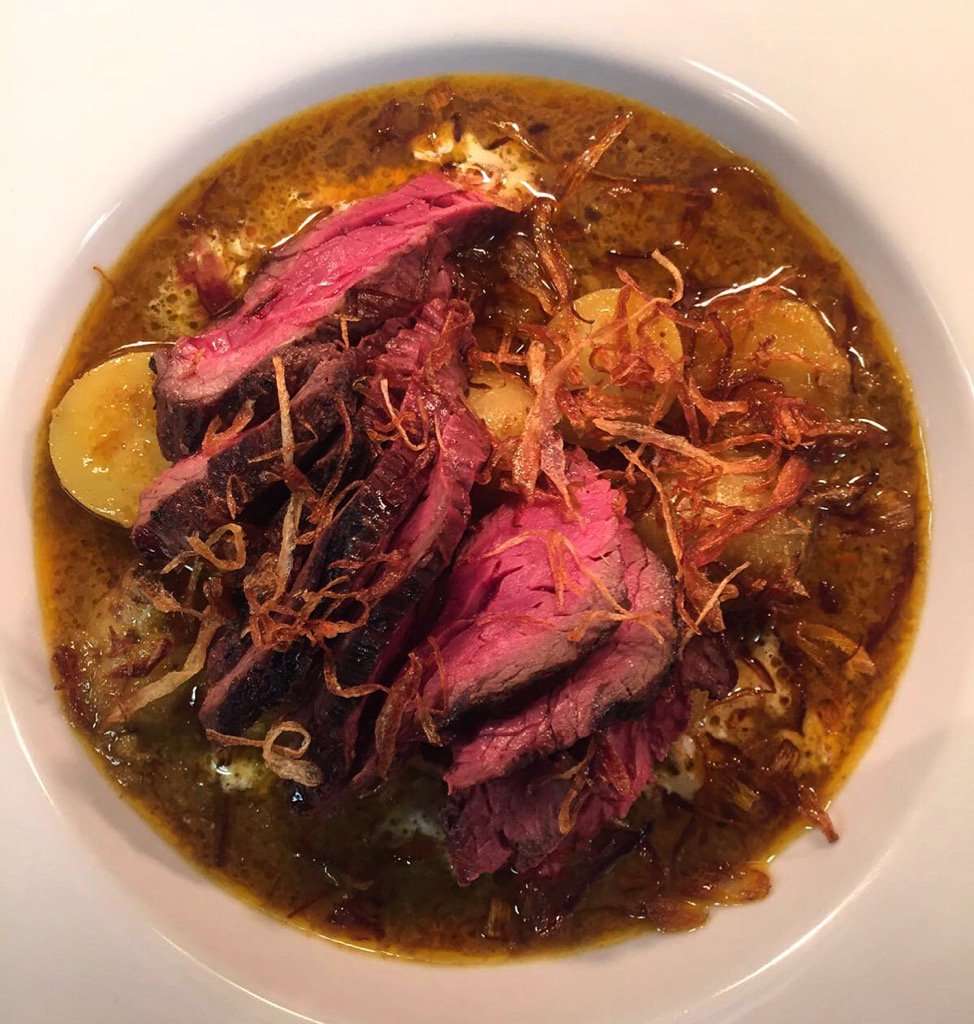 Tem_Ban_Thai's tweet photo. Beef geng gari #youbeauty #curryfix #thaifood #londonfood #popup #waverleyarms https://t.co/rpP6jBisjq