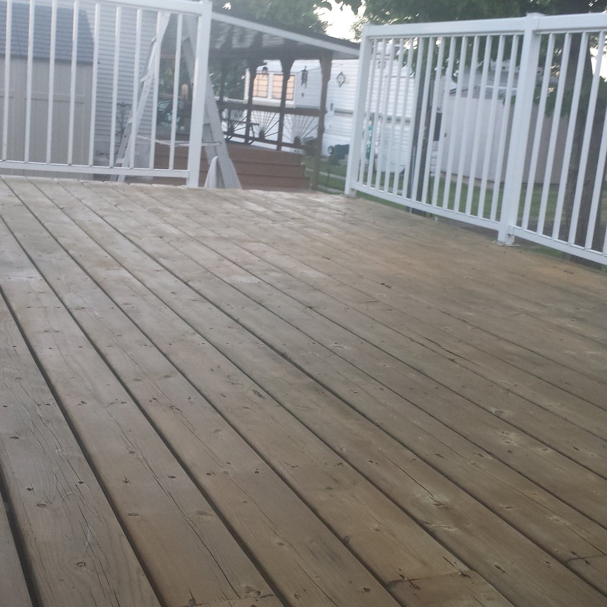 Ontunacceptable's tweet photo. Deck stained and ready for the summer #norfolk #jillofalltrades #livingthedream #handygal https://t.co/9f58EimPqR