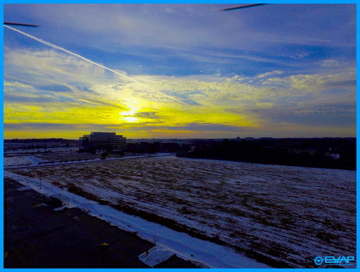 evaprocks's tweet photo. I guess I like Skies and Clouds #sunset #cloud #photography #drones #aerial #evaprocks #FridayFeeling #HappyFriday https://t.co/4wGVLpQHgO