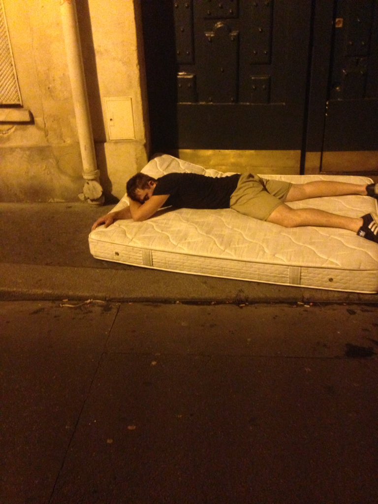 Chris_Hubbard92's tweet photo. Lost my wallet, broke my raybans, locked out the hotel so me and @Jack_Collis had to sleep on this #Paris #noooormal https://t.co/f9posnDyHA