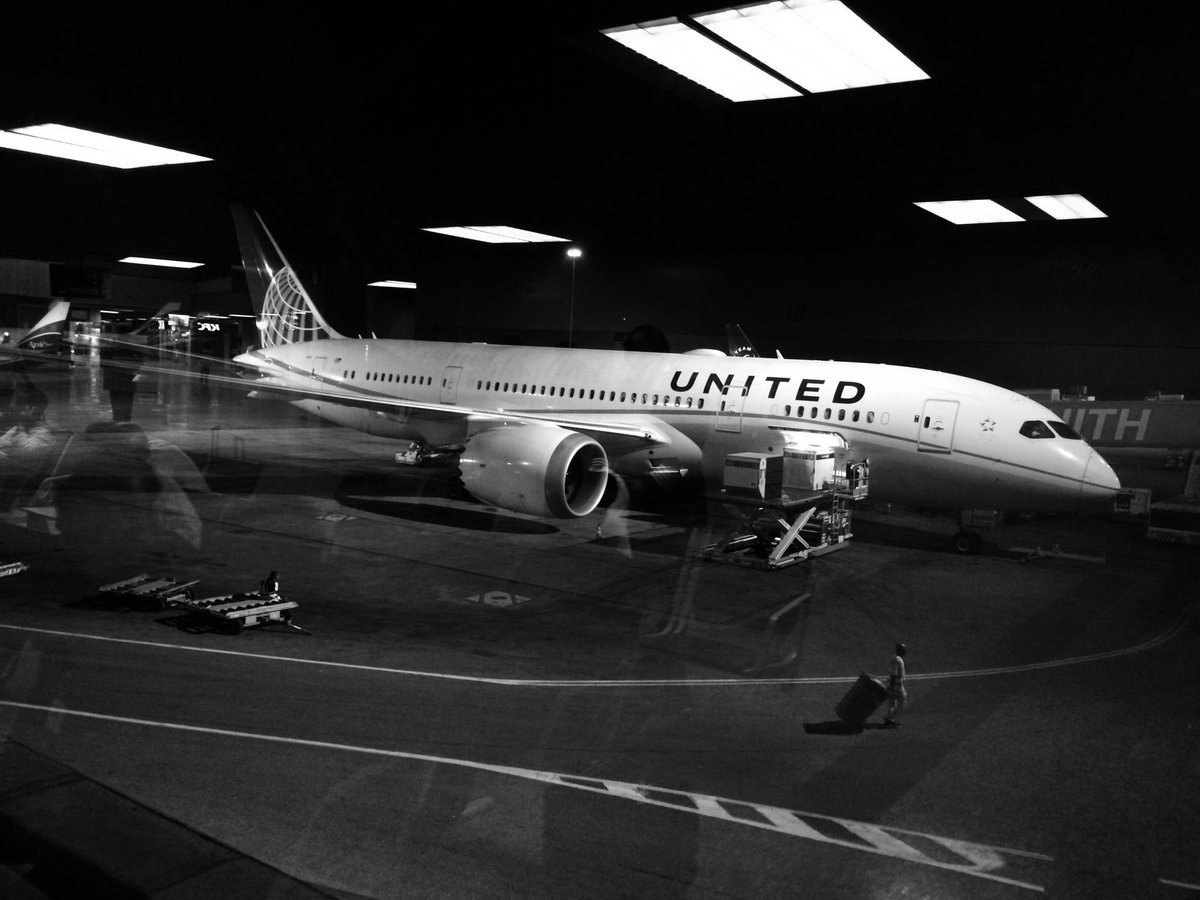 Babsonikk's tweet photo. @LOSairport @united @iah @redbunny64 #UALagos https://t.co/8AdHCLo7VA