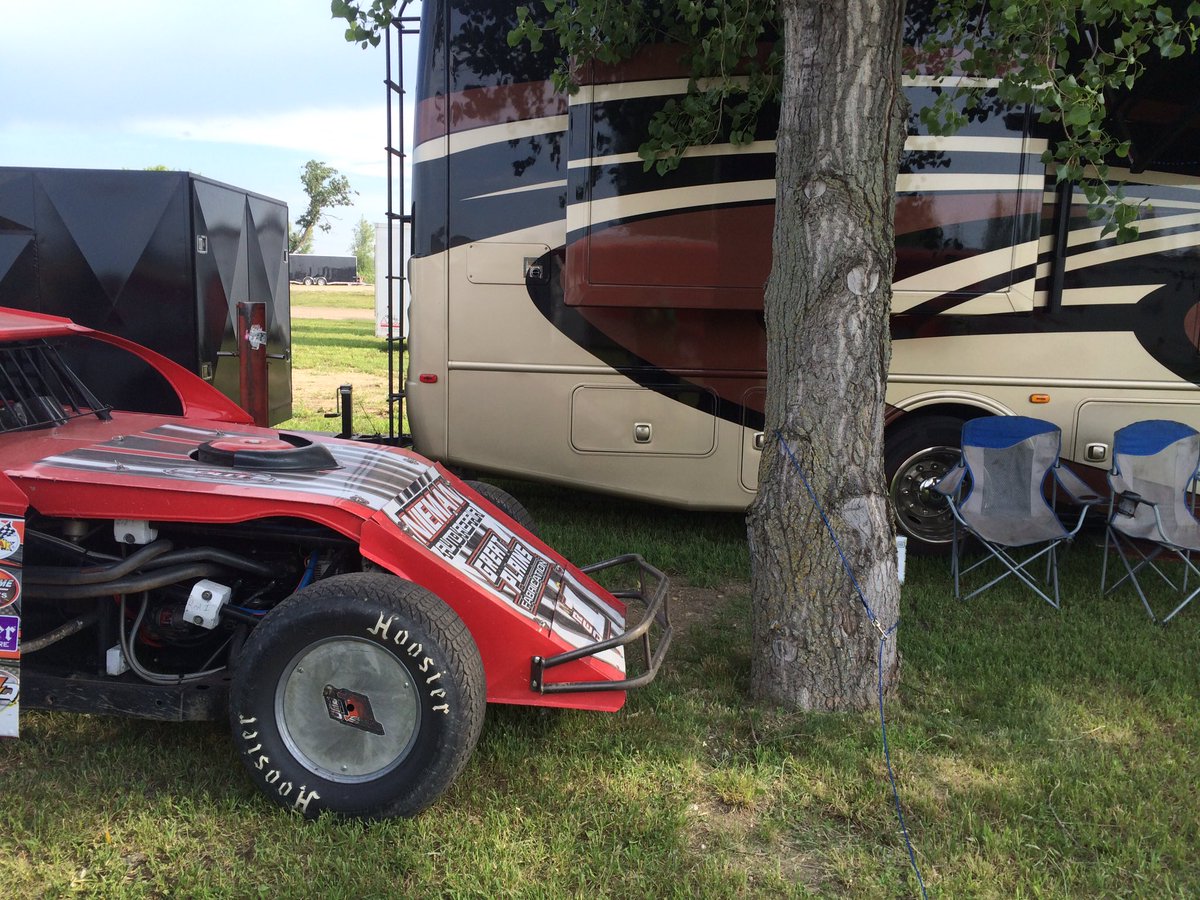 wheelerred1's tweet photo. Red1 tied to the hitching post over night. Getting ready 4 2nite #adriver&amp;hisdogstudingtheRED1racecarplaybook. https://t.co/itQCashy7h