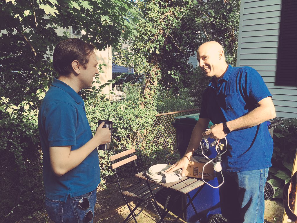 bethbalaban's tweet photo. Home reno masters @ScottCaronTOH and @HeathRacela in my backyard, making my day awesome @AskTOH @lissergantz https://t.co/mnAgcv9yoG