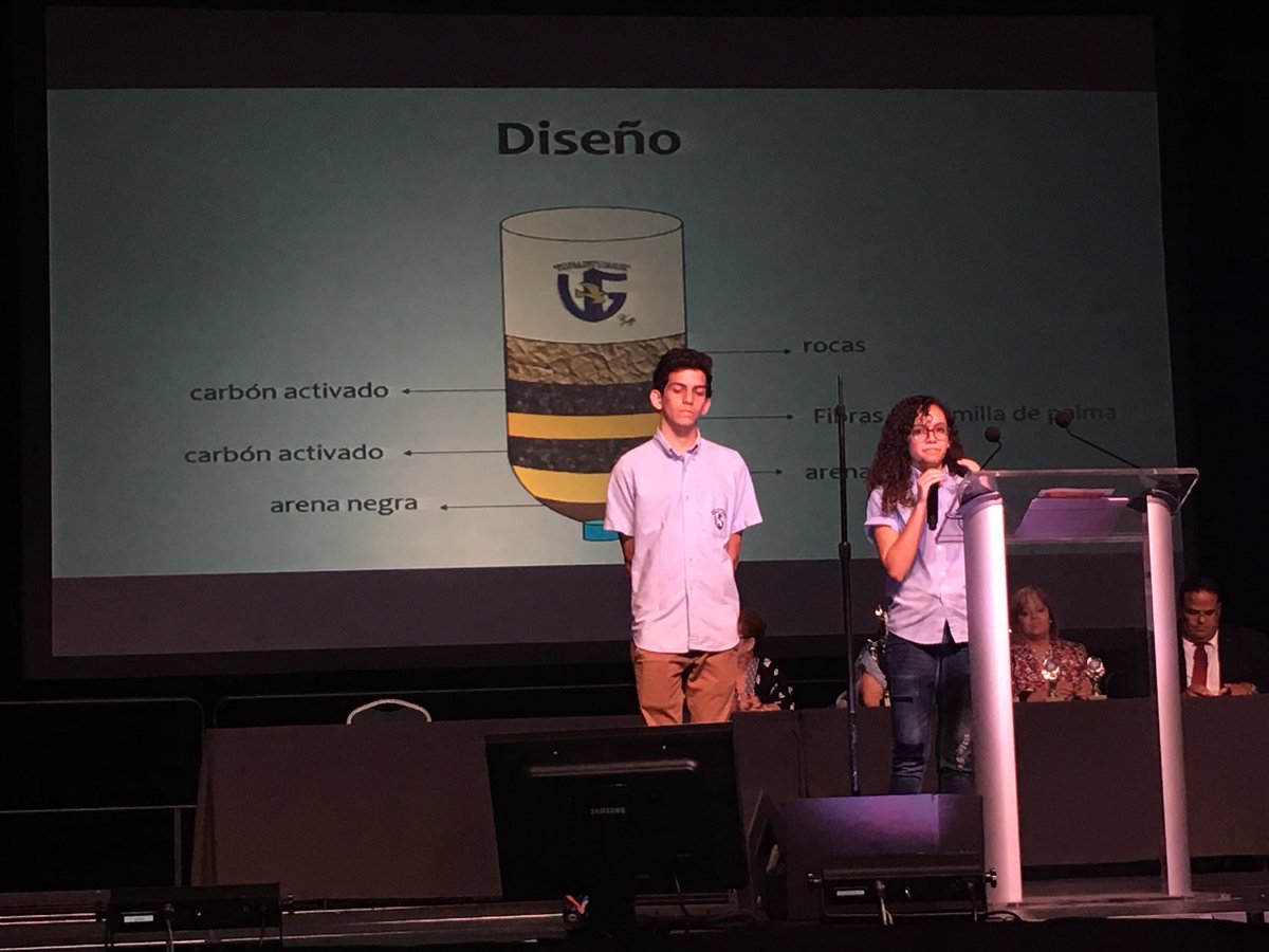 EDUCACIONPR's tweet photo. Estudiantes de University Gardens muestran cómo trabajaron durante el Techno Student Challenge #VEPR2016 https://t.co/iy8tT8ddEi