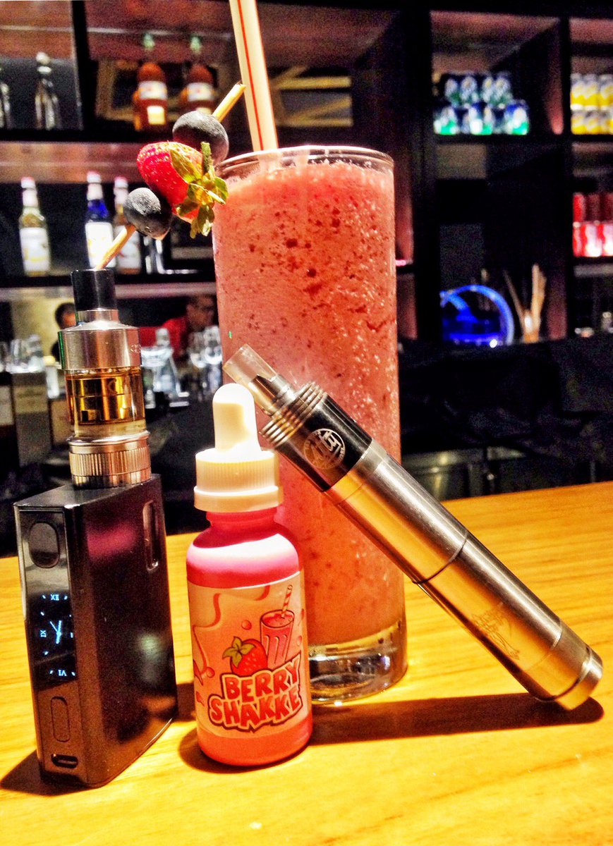 Vape ON

#tablecheck 
#vaping 
#vaporizer 
#vapeindo 
#juicenation 
#djakartabrothers 
#vapemeet