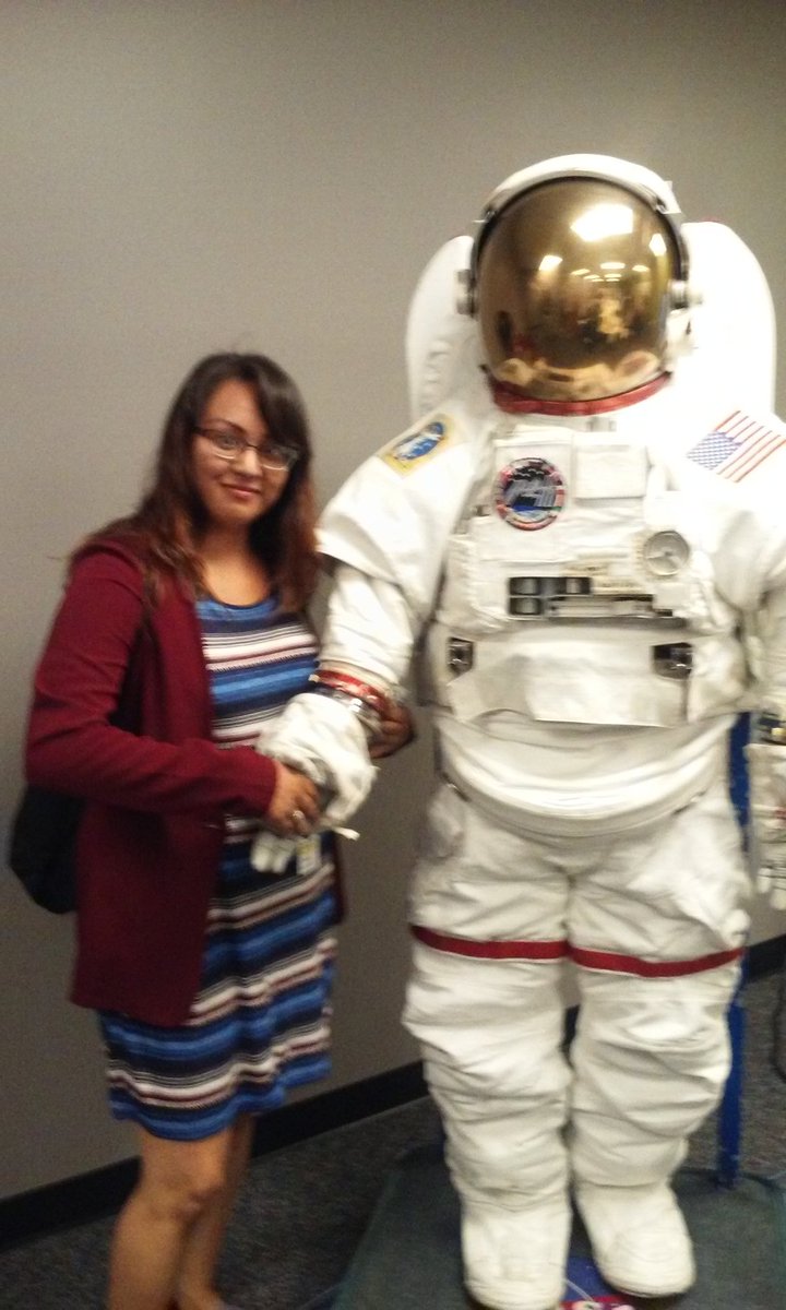 LoreliLawrence8's tweet photo. #NASAMEI2016 check out the space suit @NASA_Johnson kinda blurry but hey! https://t.co/gnSyhBzMdf