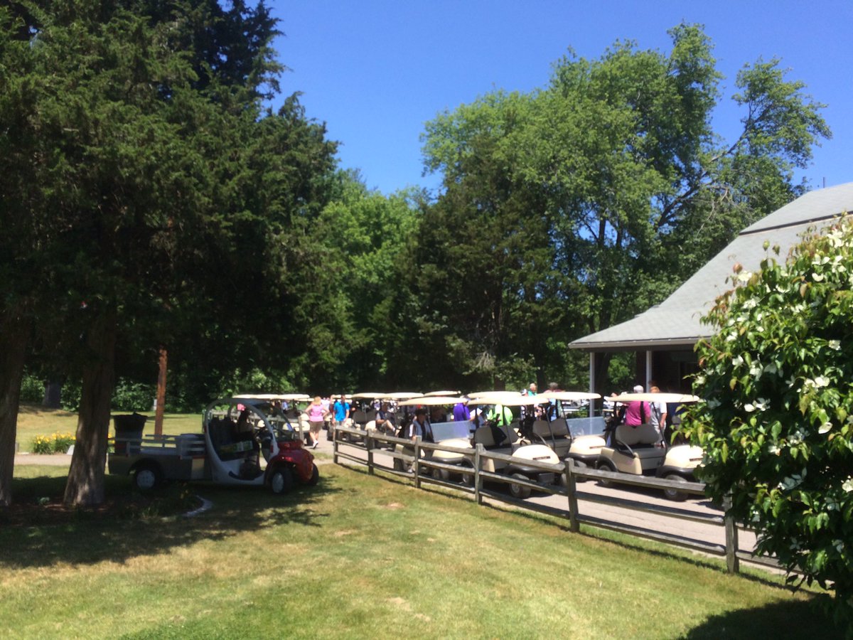 cedarhillgolf9's tweet photo. Grid Iron Tournament is underway #stoughtonfootball #stoughtonhighschool #cedarhillgolf9 https://t.co/JuR0e5zJfn