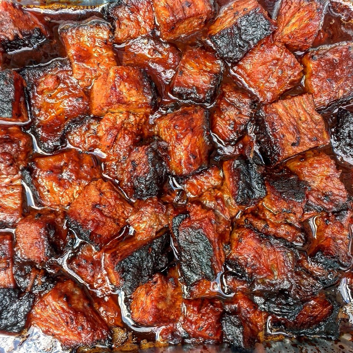 Who wants to dive into this delicious pool?? Happy Friday, you #BBQ freaks. #trubbq