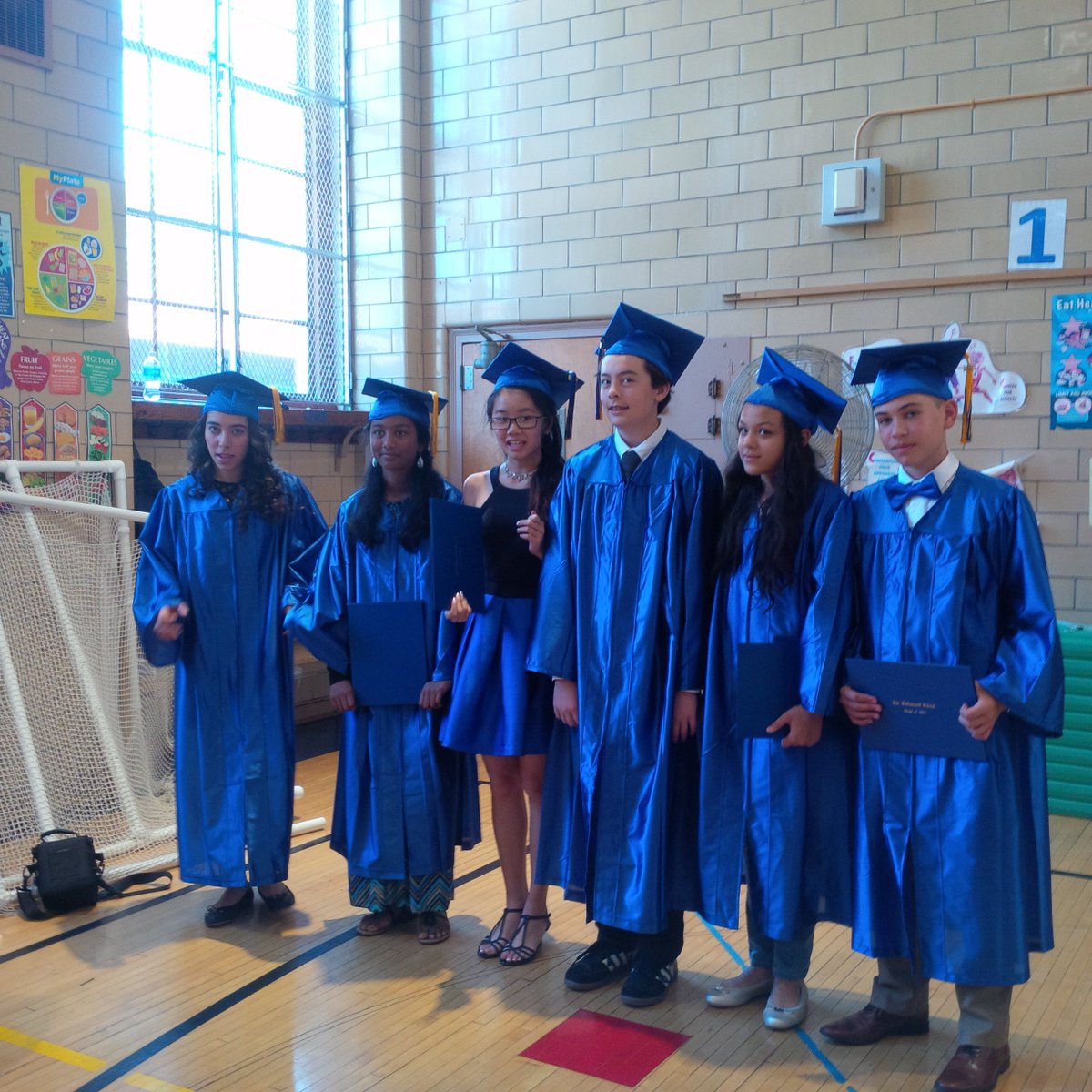 26q178's tweet photo. Holliswood Class of 2016: Congrats 8th Graders! #Celebrate16 @D26Team Thank you Families! https://t.co/6wFGrmScU5