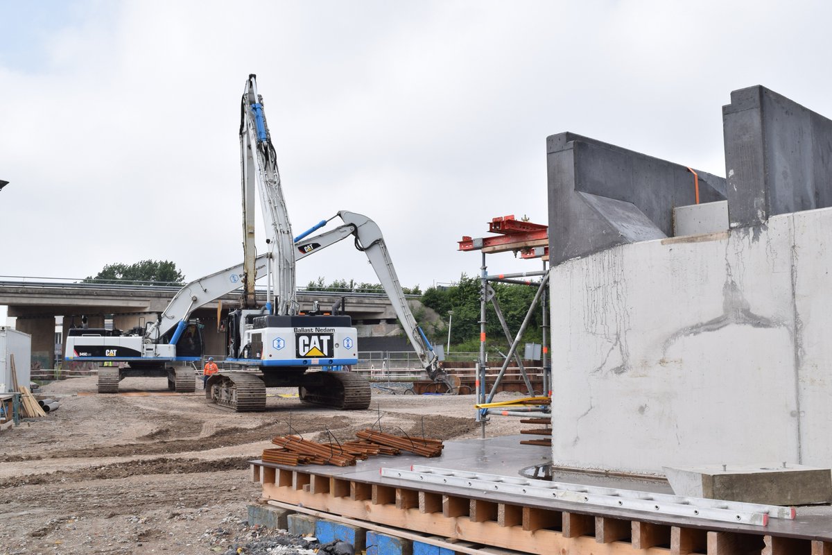 JupIkBenEr's tweet photo. Een aantal #monsters die komend weekend DE klus zullen gaan klaren @N31Harlingen #weekendwerkzaamheden #Harlingen https://t.co/t28407Ubhv
