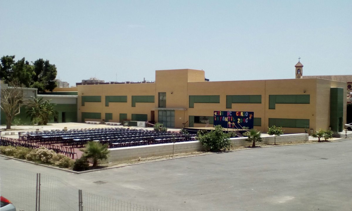 Todo preparado para la Fiesta Infantil en nuestro cole a partir de las 20 horas