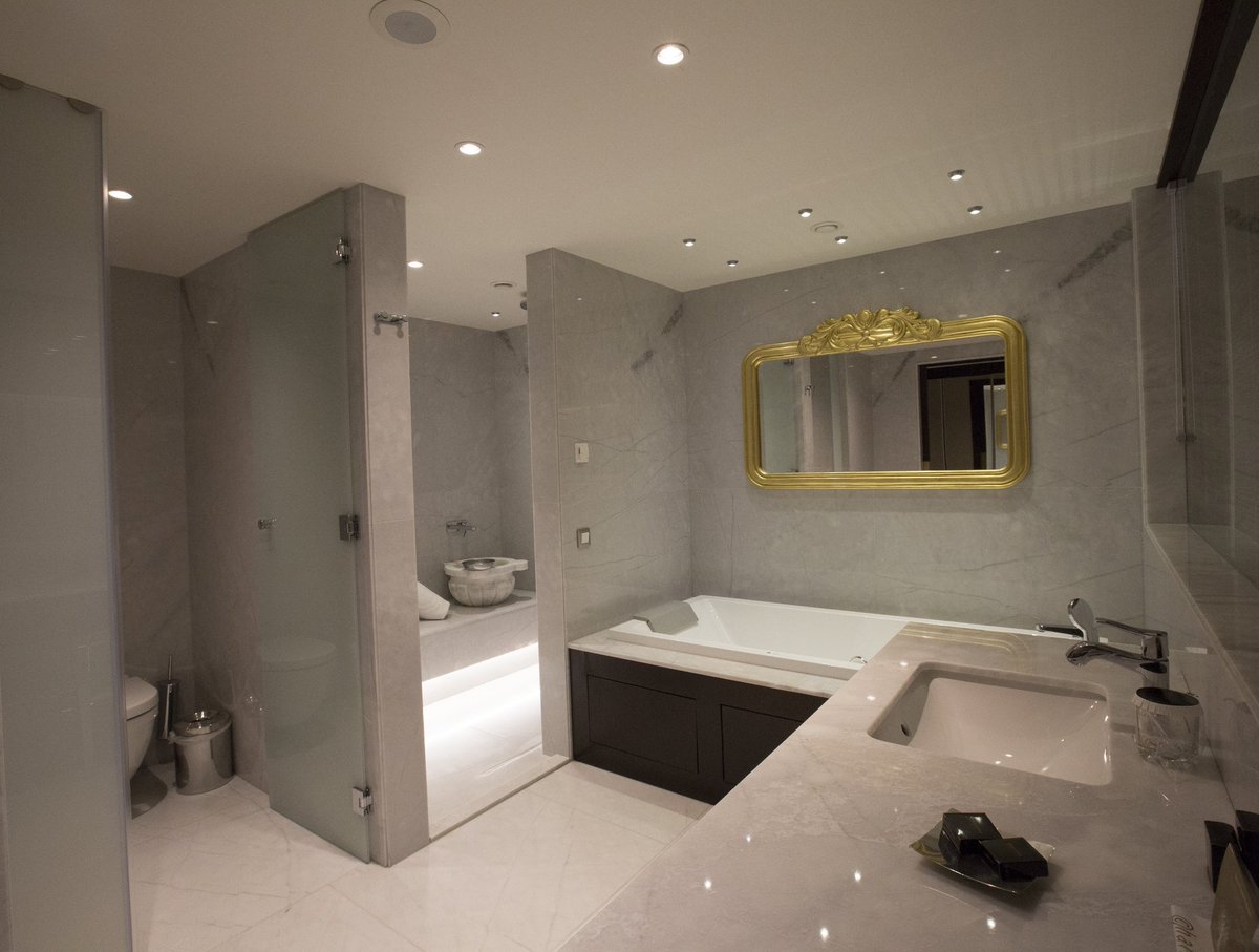 charisma_2006's tweet photo. #hamamsuite #whitemarble# bathroom# luxury https://t.co/IM0Zrad8pj