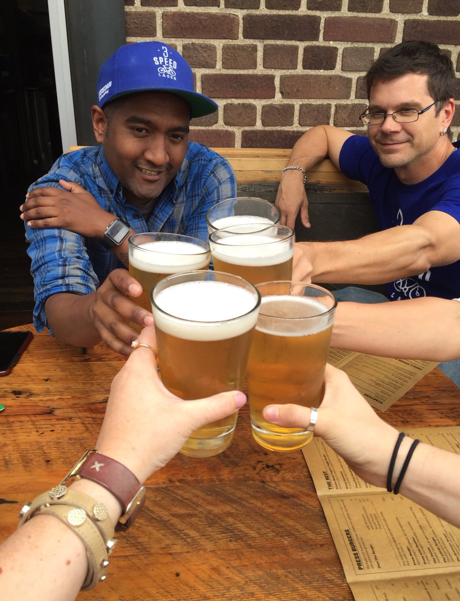 Celebrate every #Friday at <a href="/LOCALLeaside/">LOCAL Leaside</a> &amp; <a href="/LOCALLibertyVil/">LOCAL LibertyVillage</a> with $1 OFF 3 Speed Lager