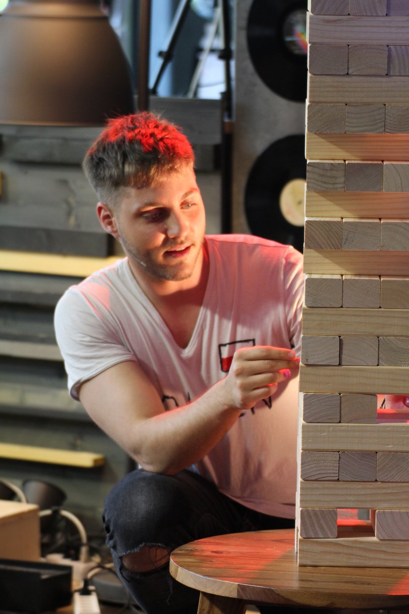 Wie lang geht das Spiel noch? #joizjenga <a href="/JOIZTV/">joiz Schweiz</a>