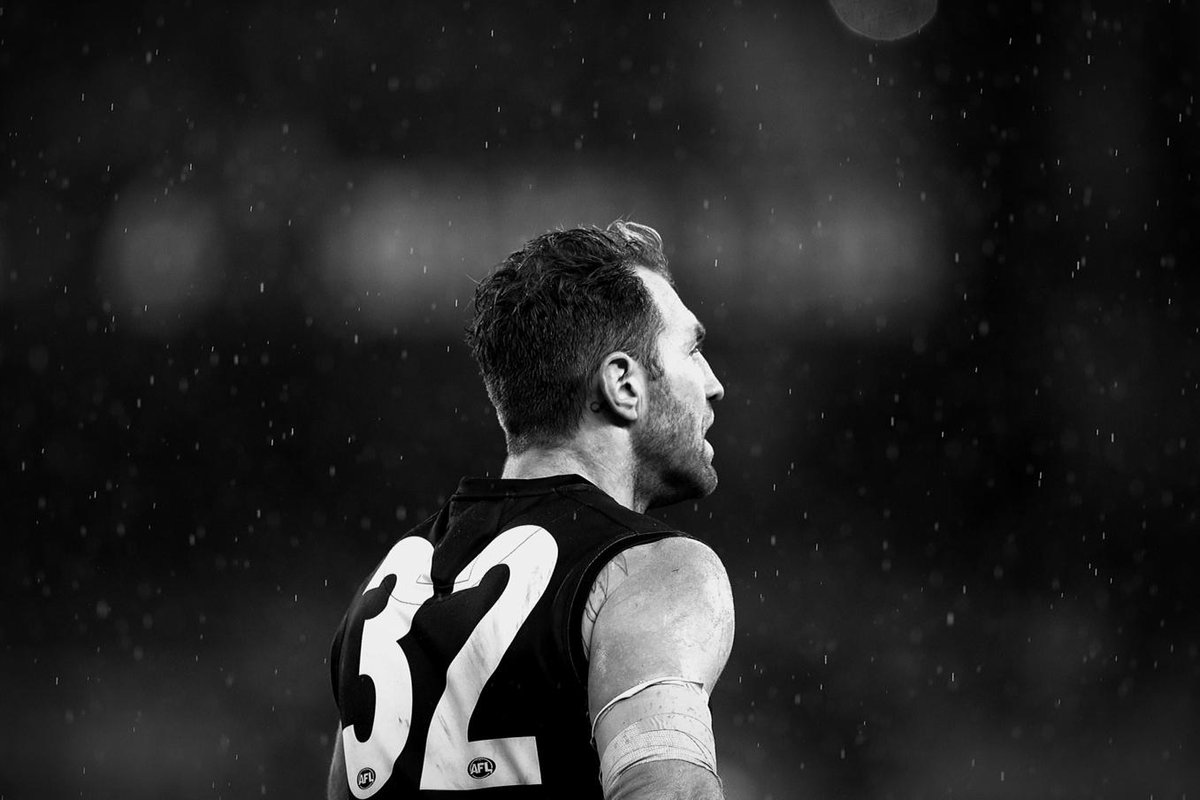 WLudbey's tweet photo. Travis Cloke @mcg #AFLPiesFreo @superfooty  #eyesupheartopenintherain https://t.co/ckSMbBs9sG