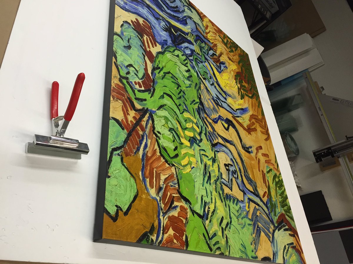 FrameWorksAZ's tweet image. Stretching some giant #VanGogh canvases this morning. Have a fantastic Friday! #goodmorning #finallyfriday